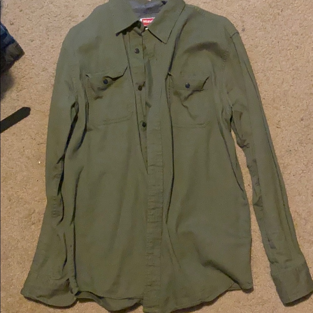 Men’s wrangler shirt